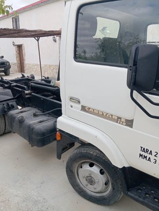 Nissan Cabstar 2003 multilift