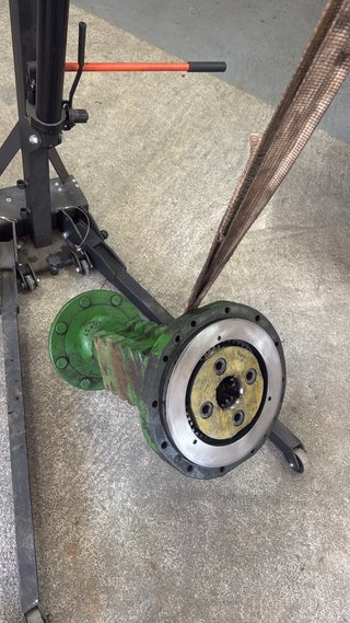Mangones John Deere