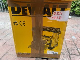 Cepilladora Dewalt DW733-QS