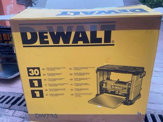 Cepilladora Dewalt DW733-QS