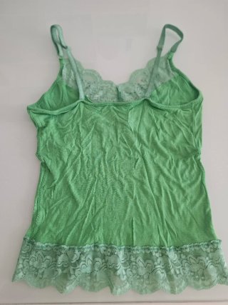 Canotta donna verde con pizzo e perline