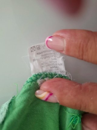 Canotta donna verde con pizzo e perline