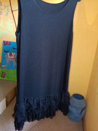 Vestido negro XL con volantes