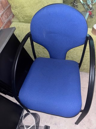 Silla de oficina azul y negra