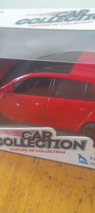 Volkswagen Golf GTI escala 1:43