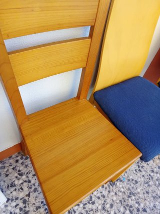 3 Sillas de Madera y Tela