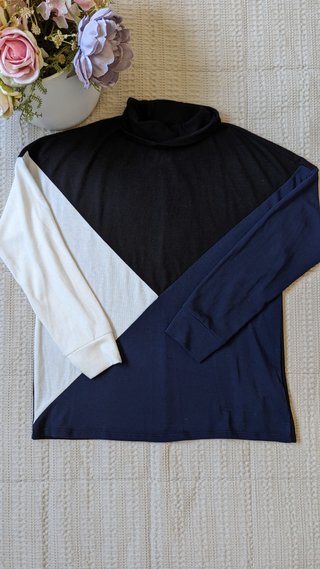 Lote: Camisa pana burdeos y jersey colorblock