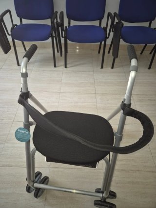 Andador Forta Kanguro 4 ruedas con asiento