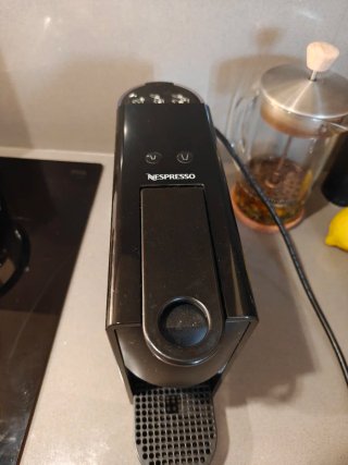 Cafetera Nespresso Essenza Mini Negra