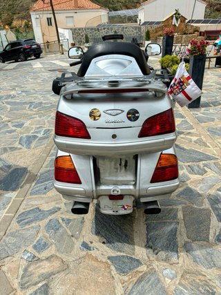Honda touring plateada  30 Aniversario