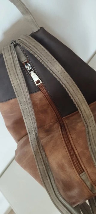 Mochila Beige y Negra