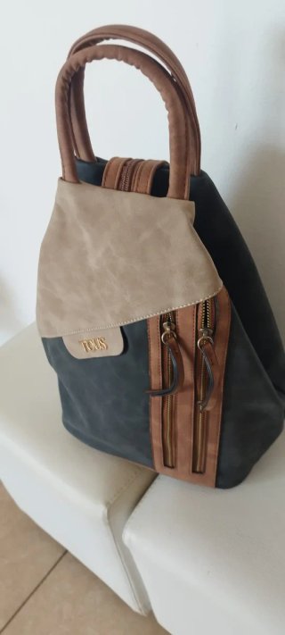 Mochila Beige y Negra