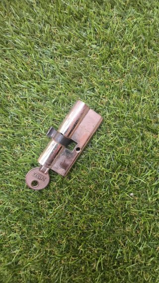 Bombín Cerradura Puerta con Llave