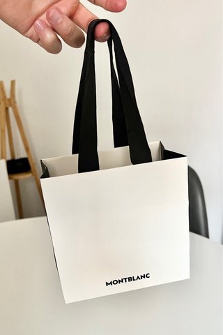 Bolso de papel marca Montblanc