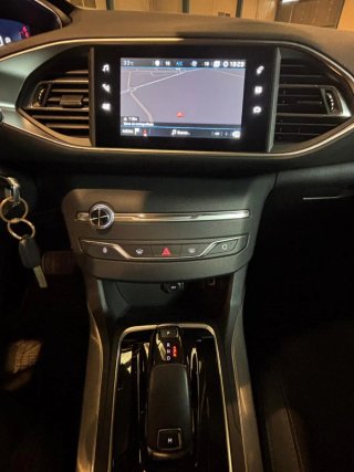 Peugeot 308 2021