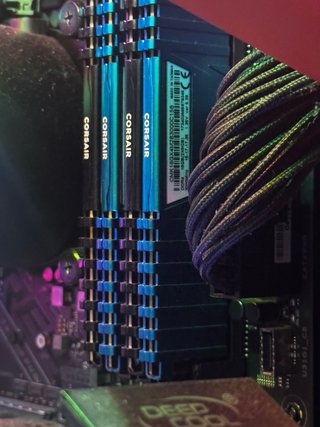 Pacchetto Intel Core i9-9900K + RAM Corsair 32GB + scheda ASUS ROG in omaggio