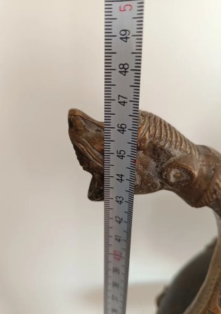 Jarrón antiguo metal dragones estrellas
