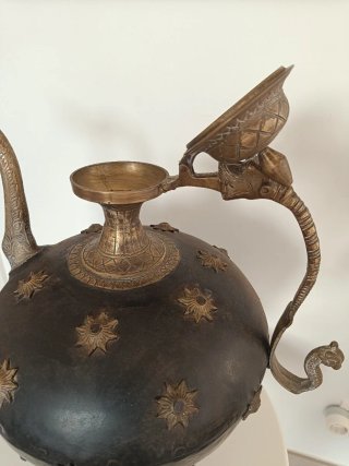 Jarrón antiguo metal dragones estrellas