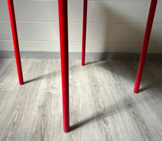 Mesa Cruzcampo con agujero sombrilla