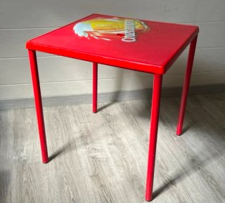 Mesa Cruzcampo con agujero sombrilla