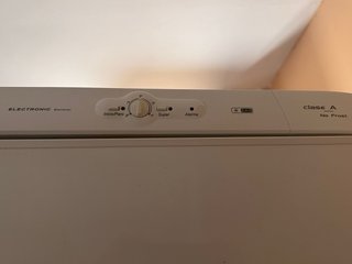 Nevera blanca con congelador
