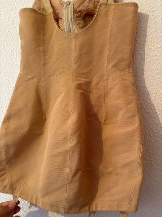 Faja reductora beige con cremallera