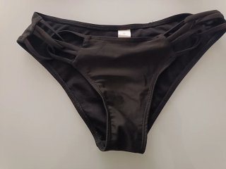 Bikini negro sexy con tiras