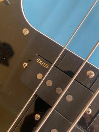 Bajo estilo Fender Custom Azul