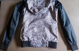 Chaqueta DC Snow Y2K leopardo