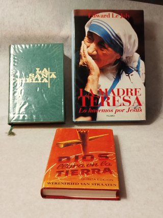 Tres libros religiosos