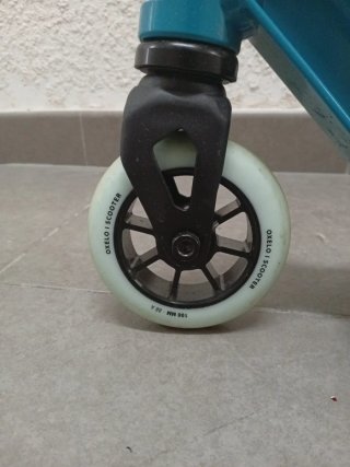 Patín Scooter Oxelo Azul y Negro