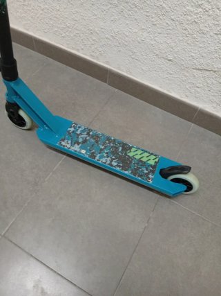 Patín Scooter Oxelo Azul y Negro