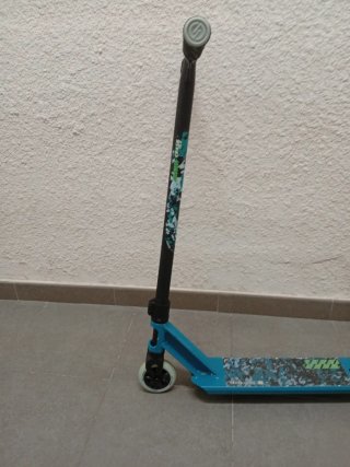 Patín Scooter Oxelo Azul y Negro