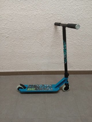 Patín Scooter Oxelo Azul y Negro