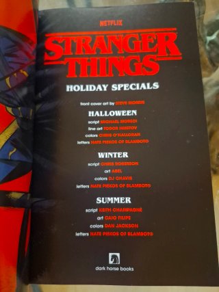 Stranger Things Holiday Specials (Graphic Novel)