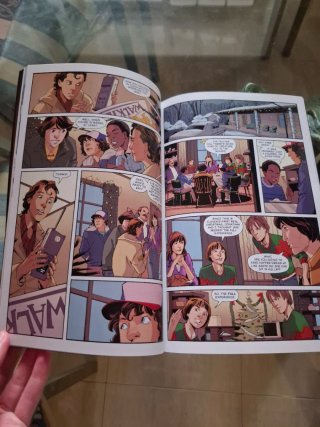 Stranger Things Holiday Specials (Graphic Novel)