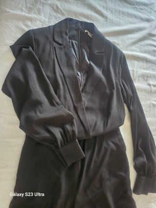 Mono negro estilo blazer