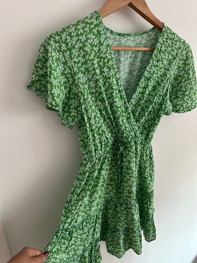 Vestido floral verde talla M