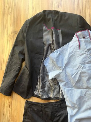 Traje de chaqueta y pantalón azul