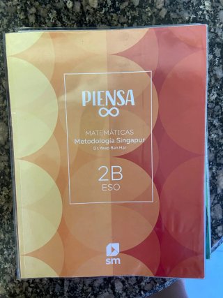 Libros de matemáticas A y B 2 eso