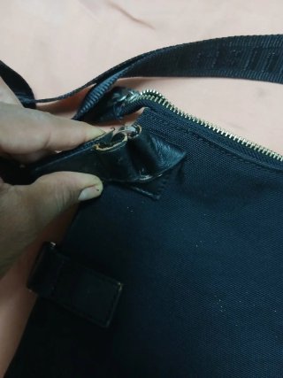 Bolso bandolera Guess Negro
