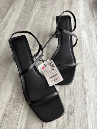 Sandalias con tacón Pull&Bear Talla 41 Negras