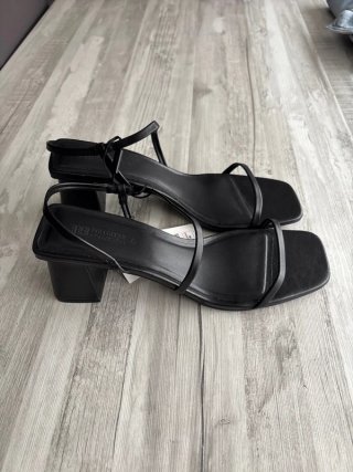 Sandalias con tacón Pull&Bear Talla 41 Negras