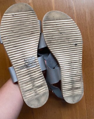 Sandalias plateadas mujer
