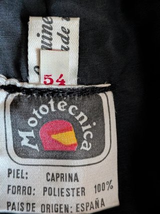 Lote de dos chamarras y dos pantalones para moto