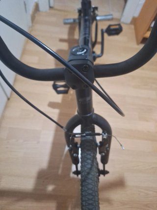 Bicicleta BMX B-Pro 20 con estriberas