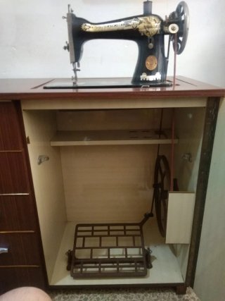 Máquina de coser Singer antigua