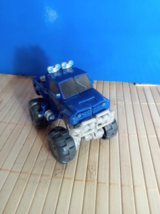 Transformers wheelie rotfl deluxe