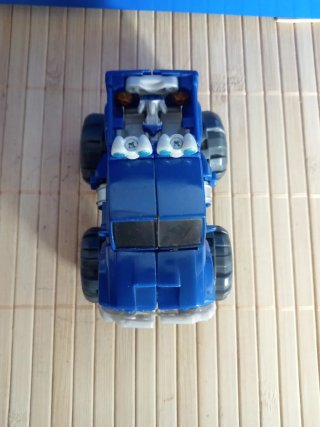 Transformers wheelie rotfl deluxe