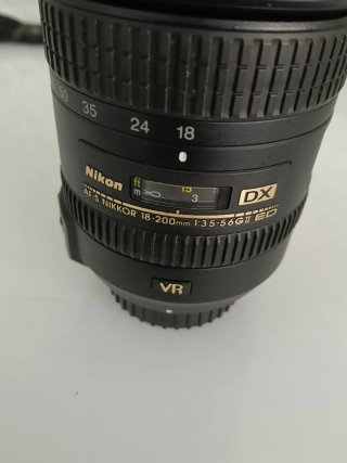 Objetivo Nikon AF-S DX Nikkor 18-200mm VR II